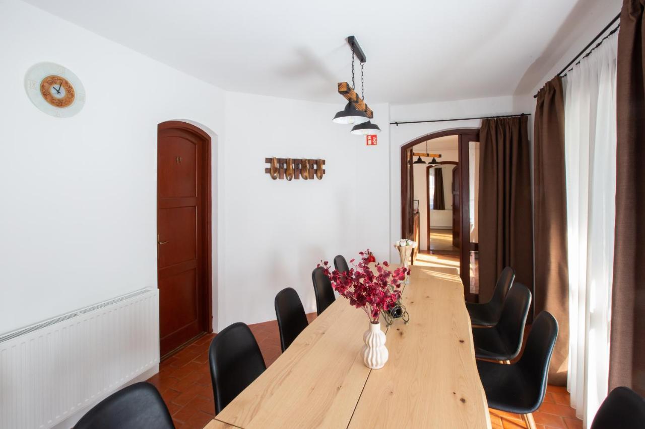 Deres Apartmanhaz * Lokut