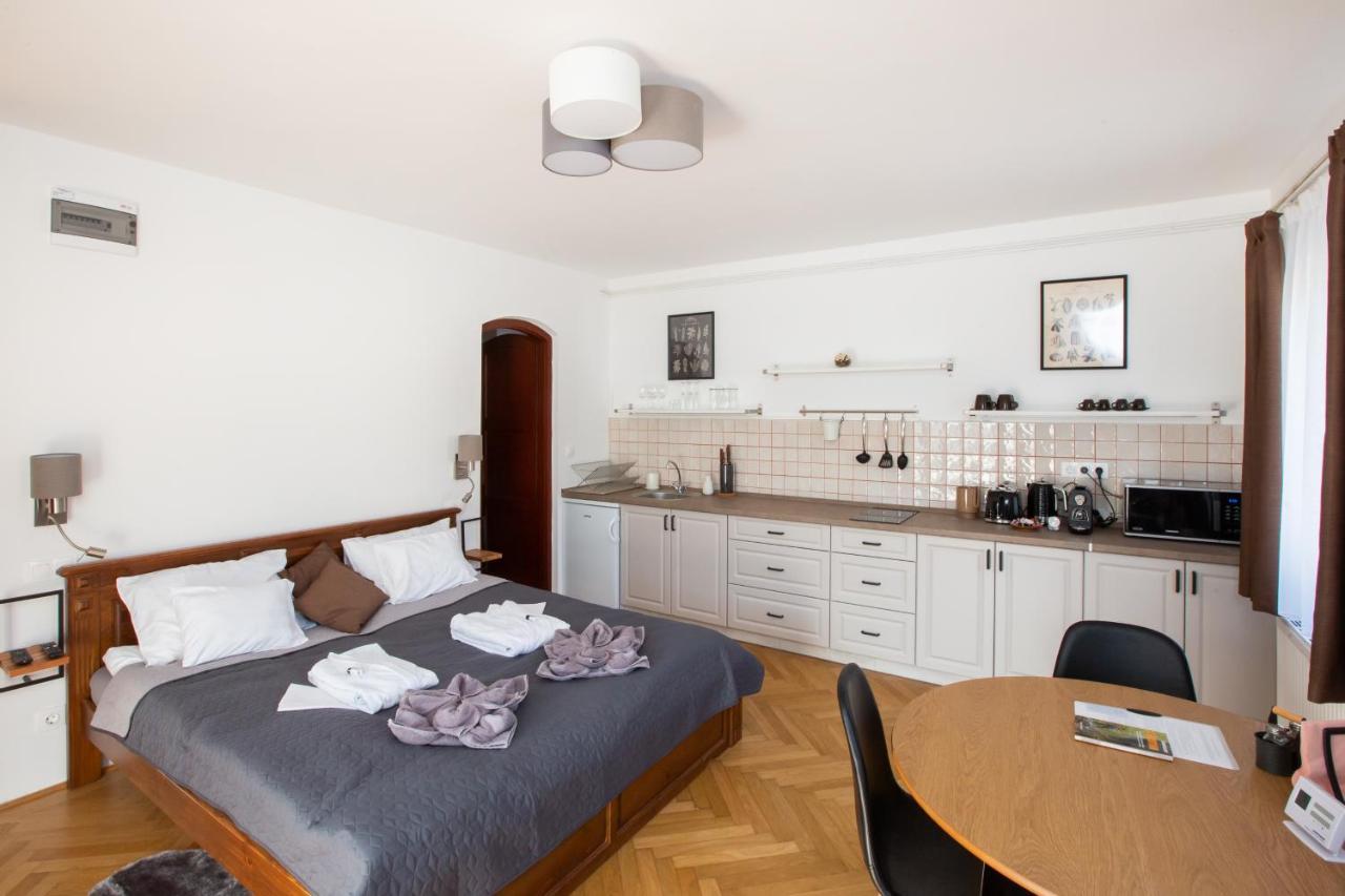 Deres Apartmanhaz * Lokut