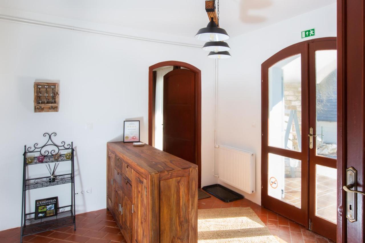 Deres Apartmanhaz * Lokut