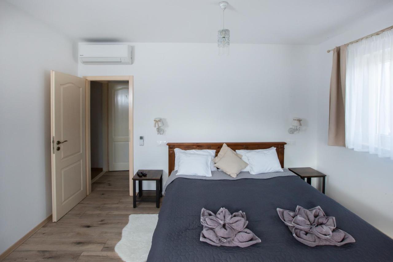 Apartament Deres Apartmanhaz